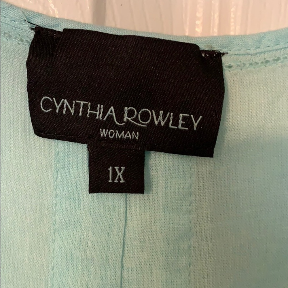 Top - Picture 2 of 3